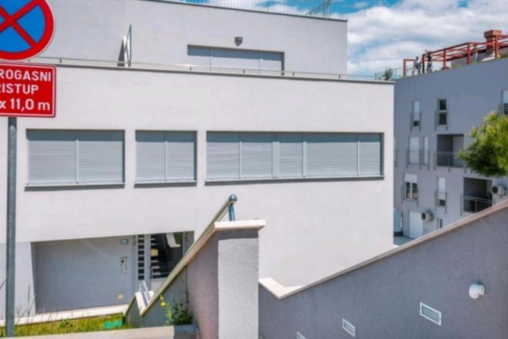 Brand New Lovely Apartment Bella Ντουμπρόβνικ Εξωτερικό φωτογραφία